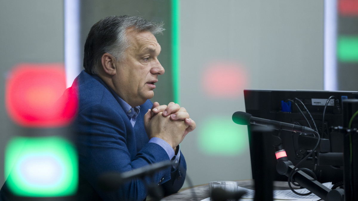 Orbán Viktor miniszterelnök interjút ad a Jó reggelt, Magyarország! című műsorban a Kossuth rádió stúdiójában 2018. november 23-án.