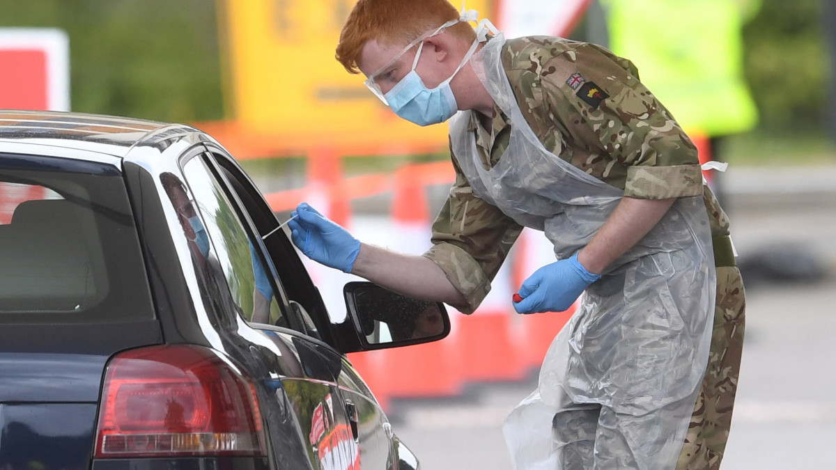 Belehúztak az egészségügyisek Nagy-Britanniában