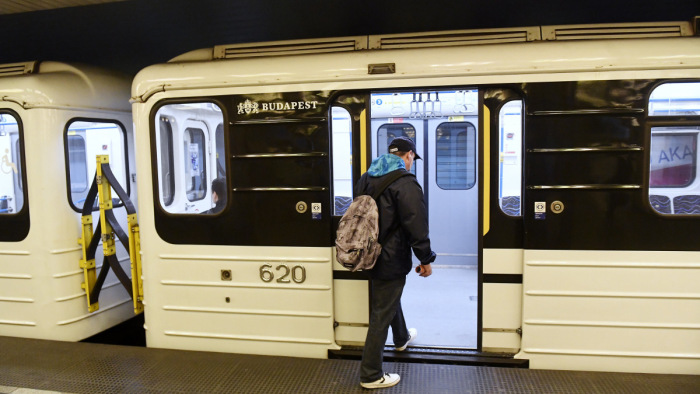 Legkevesebb egy hónapig tart az M3-as metró szerelvényeinek javítása