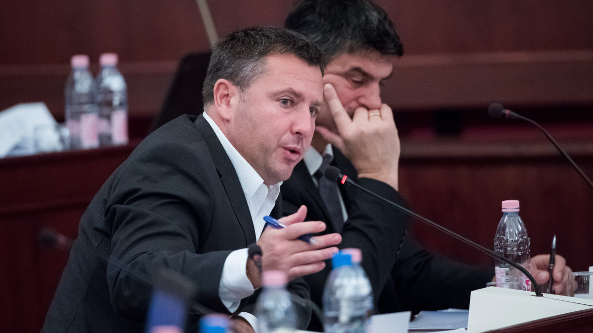 Láng Zsolt, a Fidesz-KDNP fővárosi képviselője az új összetételű Fővárosi Közgyűlés alakuló ülésén a Városháza dísztermében 2019. november 5-én.