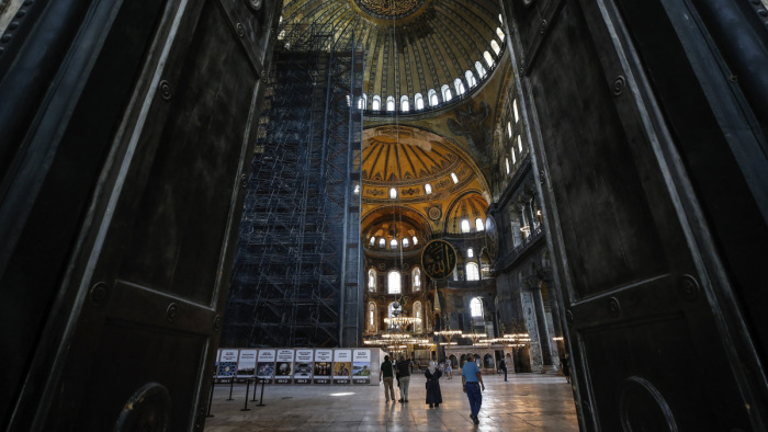 Szakértő: Erdogan népszerűtlensége állhat a Hagia Sophia-ügy hátterében