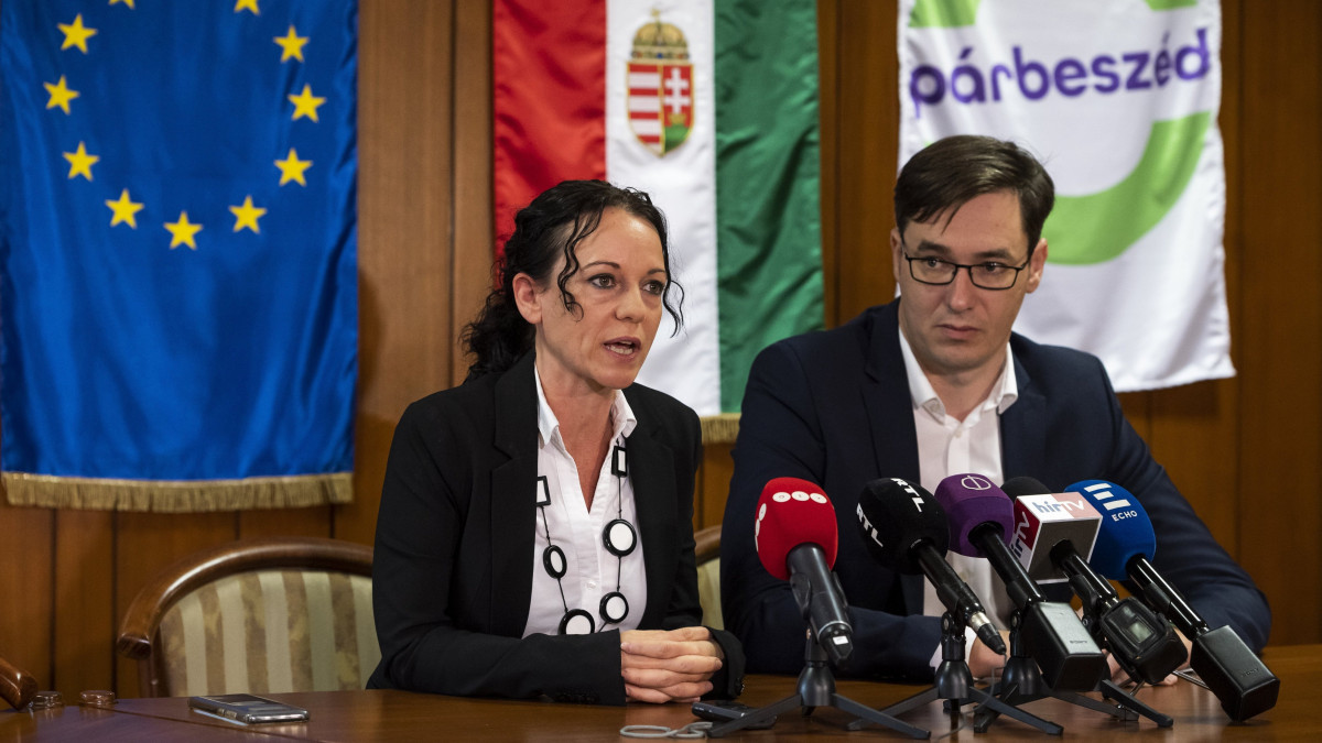 Szabó Tímea és Karácsony Gergely, a Párbeszéd társelnökei sajtótájékoztatót tartanak a párt tisztújító taggyűlése után Budapesten, az OKISZ Inkubátorházban 2018. november 11-én.