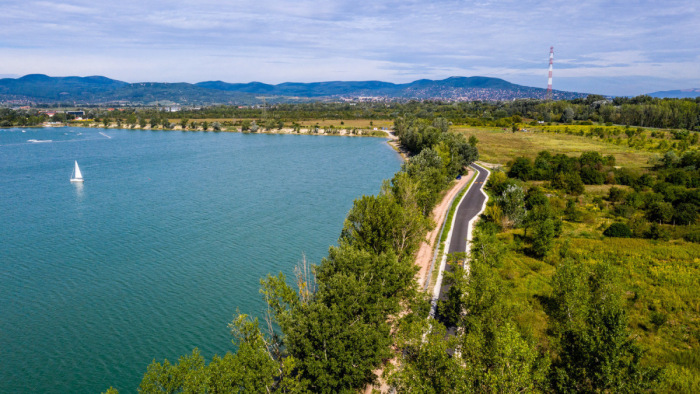 „Béke” – üzeni a veszélyes budakalászi EuroVelo 6 bringaútszakasszal kapcsolatban az államtitkárság