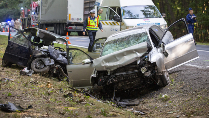 Újabb halálos áldozata van a 74-esen történt balesetnek