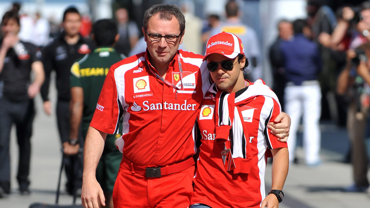 Stefano Domenicali, a Scuderia Ferrari csapatfőnöke és a brazil Felipe Massa, a csapat versenyzője megérkezik a 26. Forma-1-es Magyar Nagydíj 3. szabadezésére, a mogyoródi Hungaroringen.