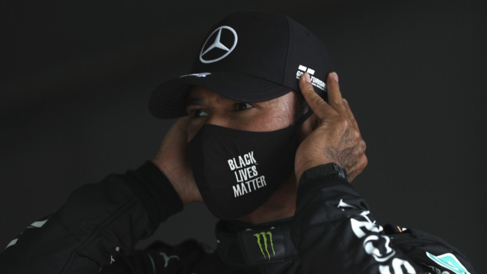 Lewis Hamilton sem úszta meg a koronavírust