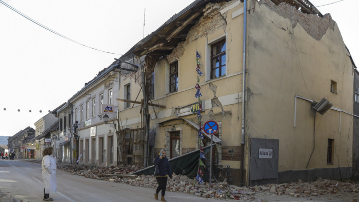 A szerdai utórengésben is házak dőltek össze Horvátországban, hat embert mentettek ki a romok alól