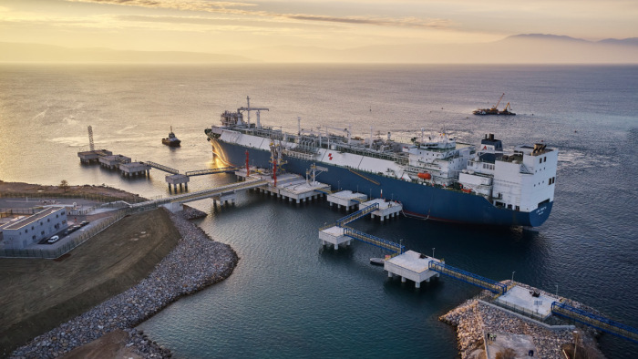 Már több tucatnyi hajót érint az európai LNG-probléma