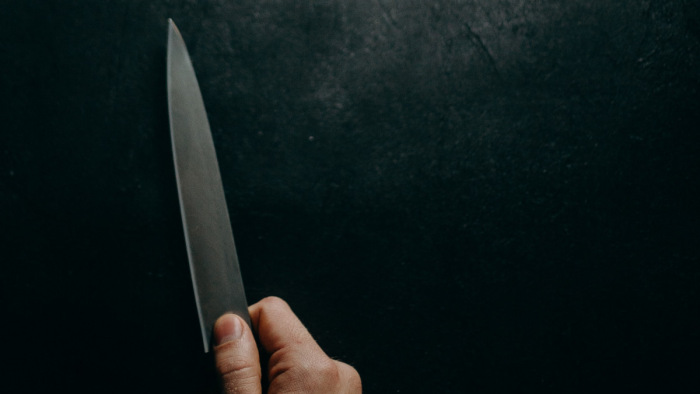 Szíven szúrta a férjét – nem először ragadott kést családtagja ellen