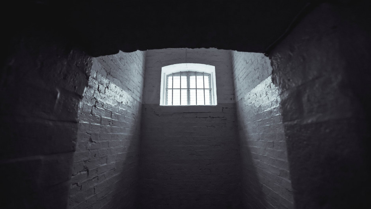 Extrém hatásoknak ellenálló testkamerák kerülnek a börtönökbe