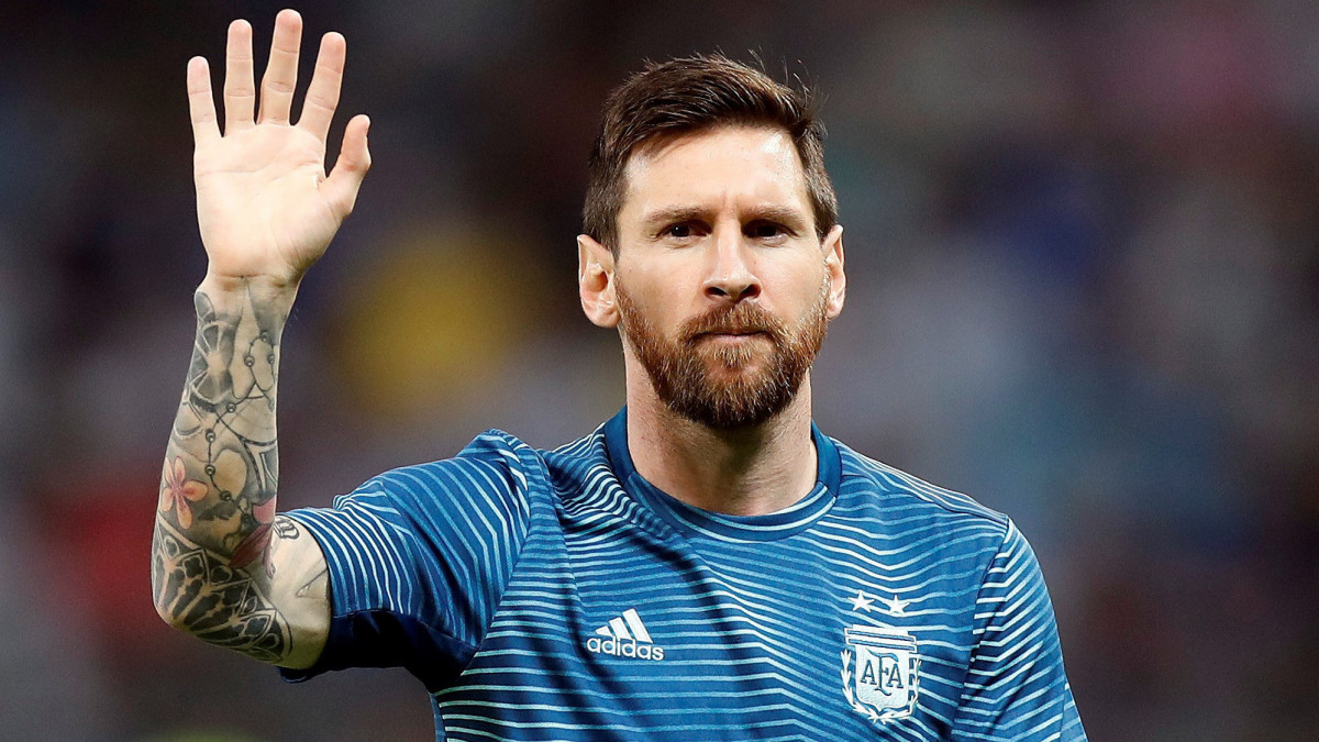 Az argentin Lionel Messi a Brazíliában zajló Copa America csoportkörében, az B csoport második fordulójában játszott Argentína - Paraguay mérkőzés bemelegítésén Belo Horizontében 2019. június 19-én. A találkozó 1-1-es döntetlennel ért véget.