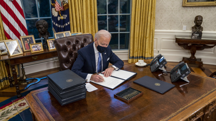 Joe Biden folytatta a Ronald Reagen óta tartó csikicsukit
