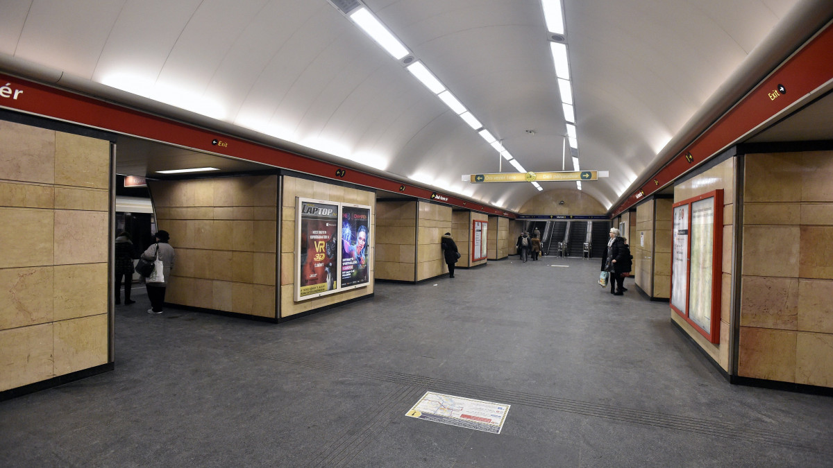 A 2-es metróvonal Deák Ferenc téri állomása 2017. január 12-én.