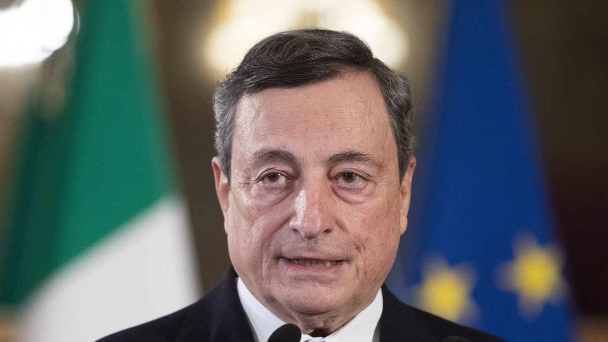 Bizalmat kapott az új olasz kormányfő, pártszakadás lett belőle