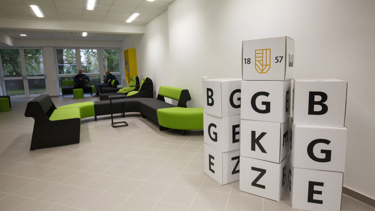 A Budapesti Gazdasági Egyetem (BGE) Gazdálkodási Kara Innovációs és Tudásközpontja az avatás napján, 2019. október 11-én.