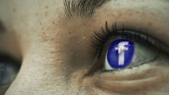 A Facebook beletenyerelt a magyar politikai kommunikációba is