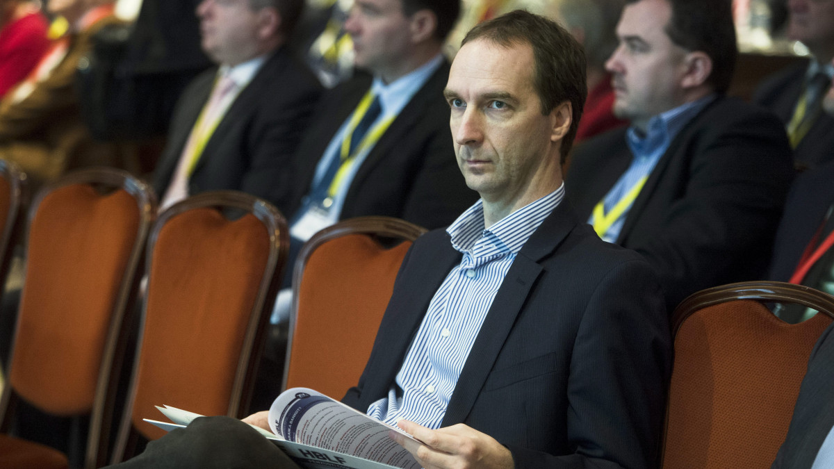Oszkó Péter volt pénzügyminiszter a Hungarian Business Leaders Forum (HBLF) XV. Pénzügyi Csúcstalálkozó című konferenciáján az InterContinental Budapest szállodában 2014. november 21-én.