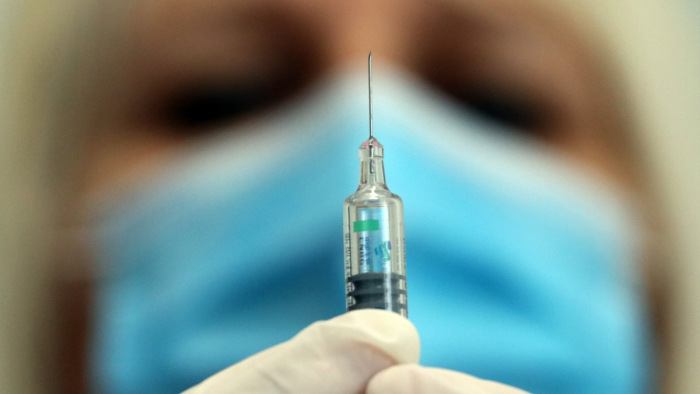 Meghalt két japán, akit a visszahívott Moderna vakcinával oltottak be