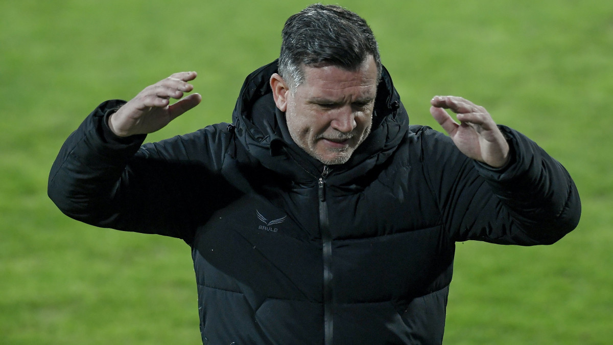 Zoran Zekic, a Diósgyőr vezetőedzője a labdarúgó Magyar Kupa nyolcaddöntőjében játszott Mezőkövesd Zsóry FC  Diósgyőri VTK mérkőzésen a mezőkövesdi városi stadionban 2021. február 23-án. Mezőkövesd Zsóry FC-Diósgyőri VTK 2-0.