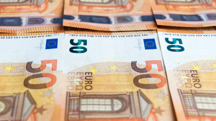 Két és fél milliárd euróval nőtt az államadósság negyed év alatt