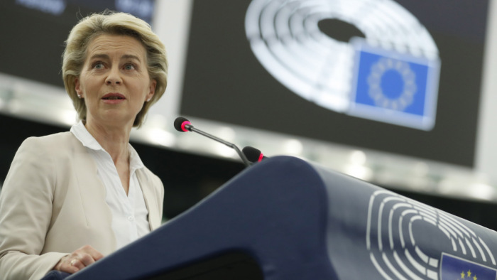 Az EP két hét haladékot adott az Európai Bizottságnak, mielőtt perbe fogná