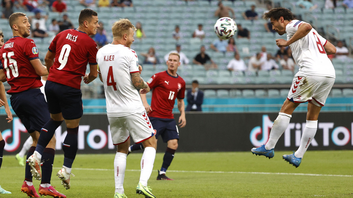 BAKU, AZERBAIJAN - JULY 03: Thomas Delaney of Denmark scores their sides first goal during the UEFA Euro 2020 Championship Quarter-final match between Czech Republic and Denmark at Baku Olimpiya Stadionu on July 03, 2021 in Baku, Azerbaijan. (Photo by Valetin Ogirenko - Pool/Getty Images)