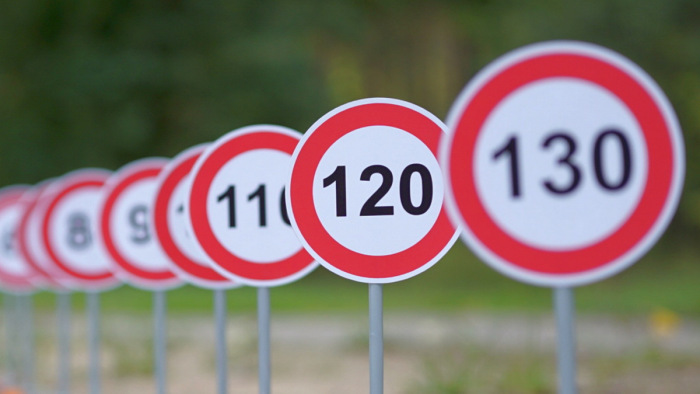 Elbukott a terv: nem lesz 130-as sebességkorlátozás Németországban