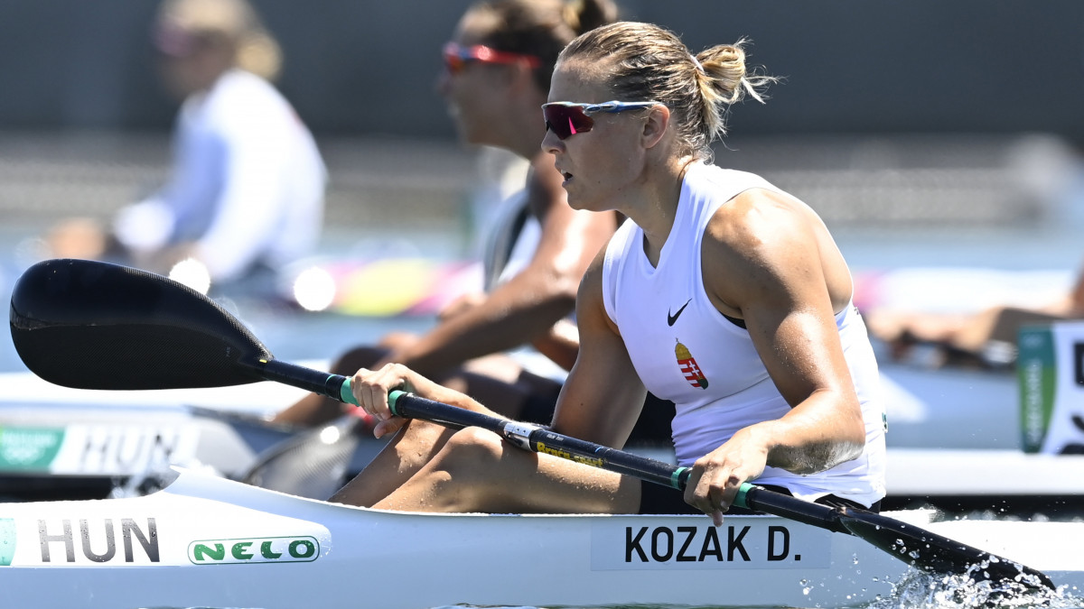 A negyedik helyezett Kozák Danuta a női kajak egyesek 500 méteres versenyének döntője után a világméretű koronavírus-járvány miatt 2021-re halasztott 2020-as tokiói nyári olimpián a Sea Forest Kajak-kenu Pályán 2021. augusztus 5-én.