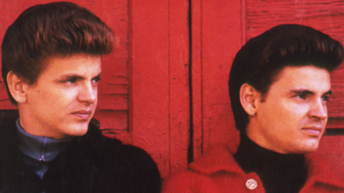 UNSPECIFIED - circa 1965: (AUSTRALIA OUT) Photo of Phil Everly and Don Everly of American music duo The Everly Brothers posed circa 1965. (Photo by GAB Archive/Redferns)