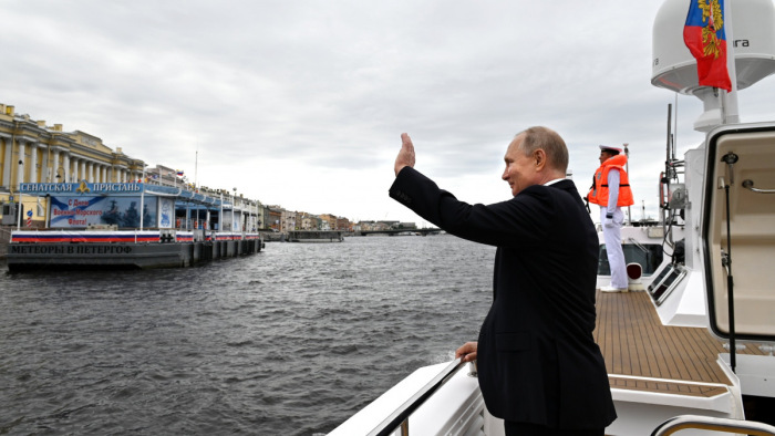 Flottagyakorlat jeligére Európa összes tengerét ellepi az orosz haderő