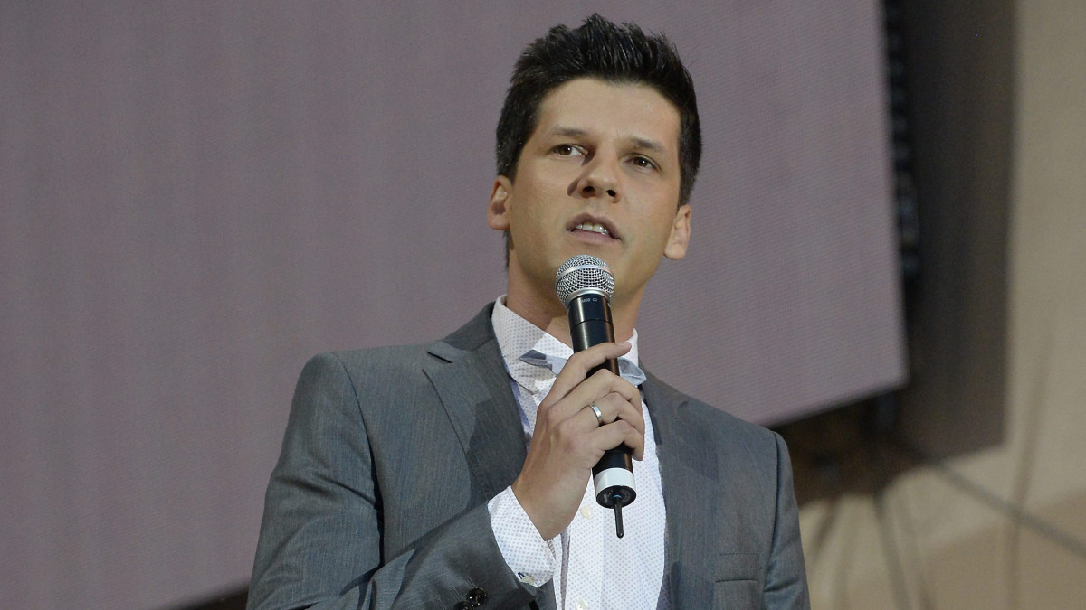Buda Márton műsorvezető a Szimfonik Live koncerten, a Millenáris parkban 2014. szeptember 6-án.