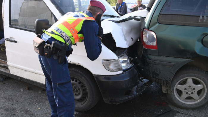 Jön az autókba a feketedoboz, itt vannak a részletek