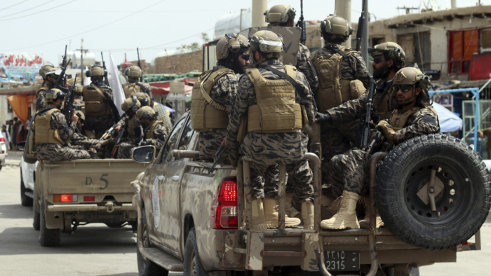 Már az amerikai felszerelést használja a tálib kommandó