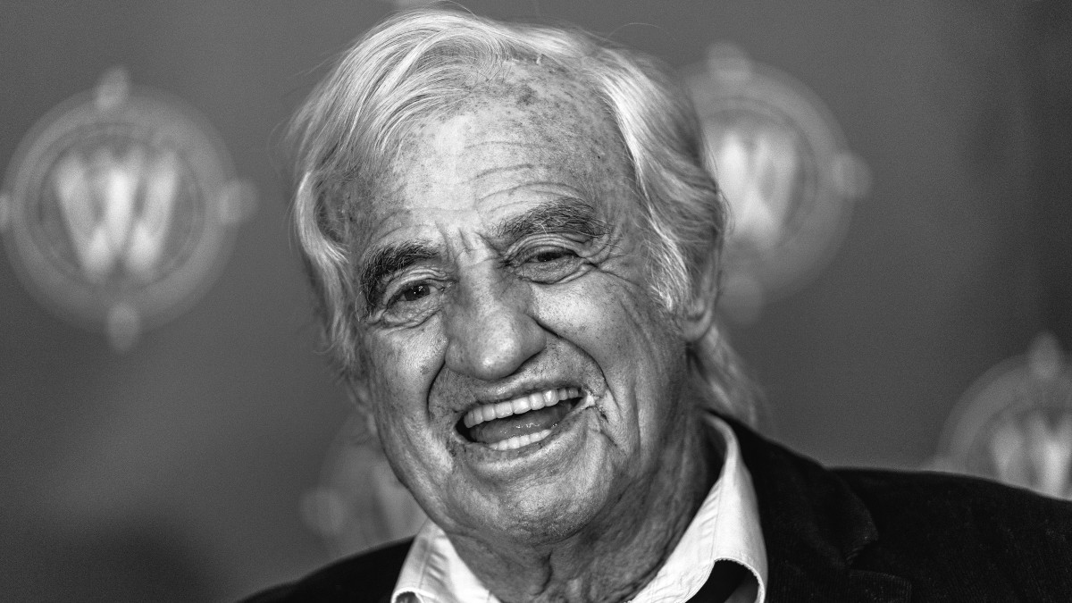 BRUSSELS, BELGIUM - OCTOBER 18: (EDITORS NOTE: This image has been converted to black and white) French actor Jean-Paul Belmondo attends the Golden Gloves Ceremony on October 18, 2019 in Brussels, Belgium. (Photo by Sylvain Lefevre/Getty Images)