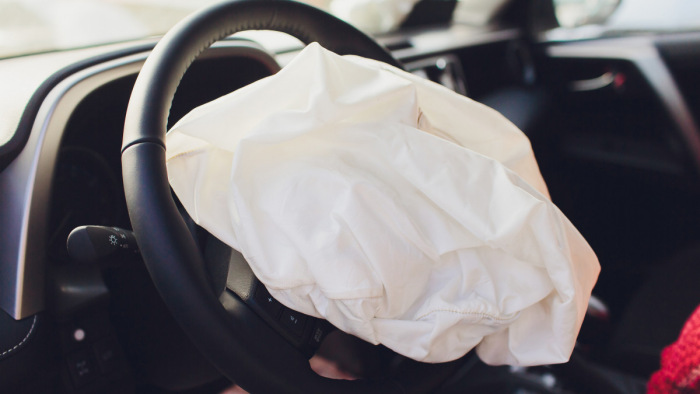Harmincmillió autóban lehet gyári hibás a légzsák
