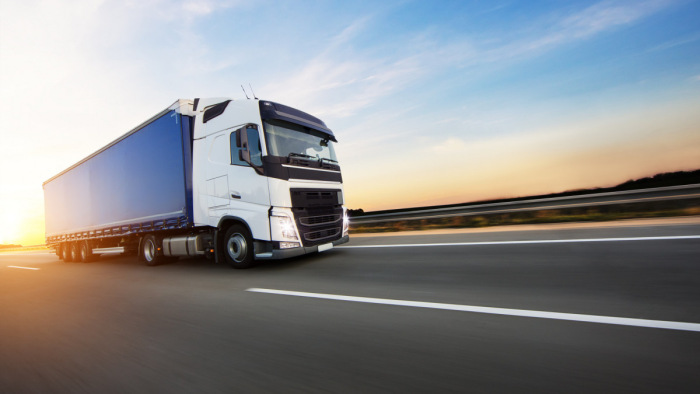 Önvezető teherautók: egy európai ország már élelmiszert szállít velük