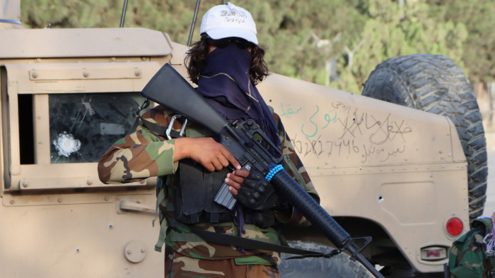 Tálib fegyveresek és az Iszlám Állam harcosai csaptak össze Kabulban