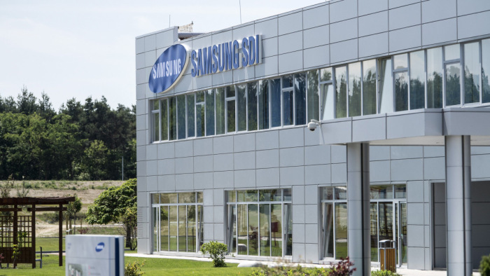 Kammerer Zoltán feljelentést tett a gödi Samsung-gyárral kapcsolatban