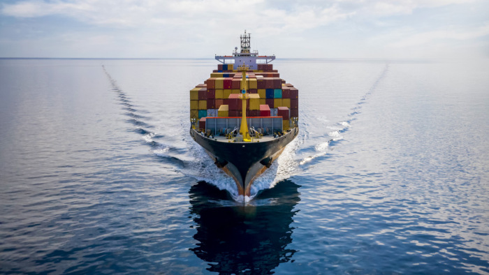 Új rekordot döntöttek a tengerbe esett áruszállító konténerek