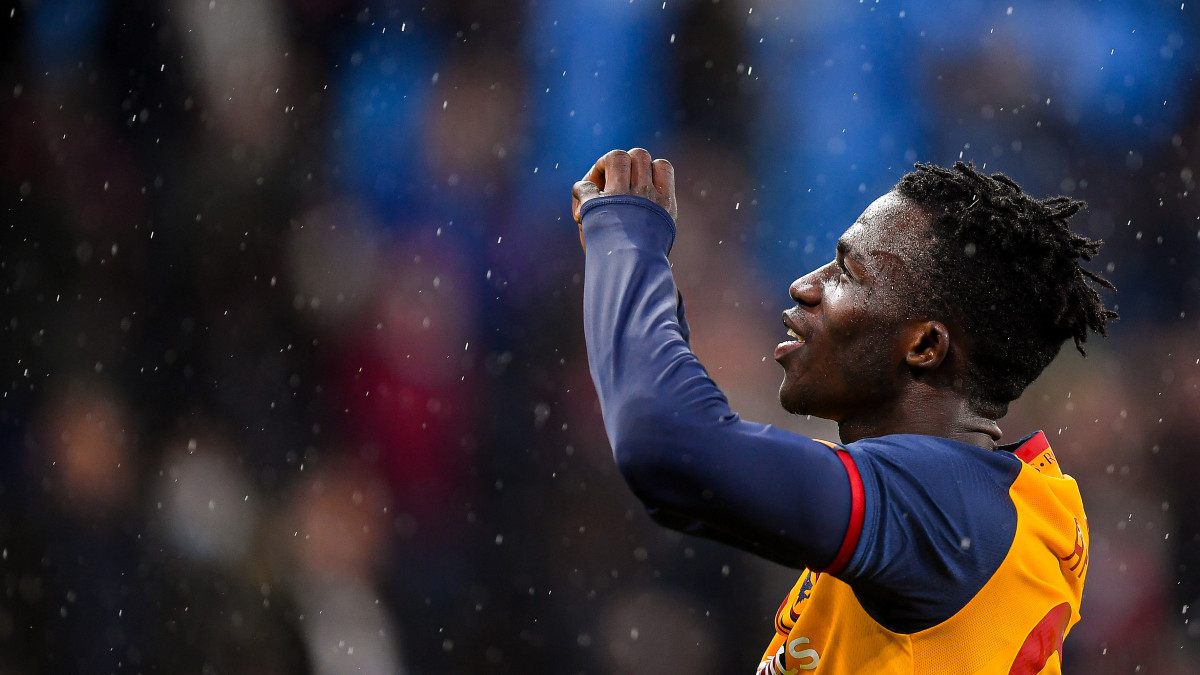 GENOA, ITALY - NOVEMBER 21: Felix Afena of Roma celebrates after the Serie A match between Genoa CFC and AS Roma at Stadio Luigi Ferraris on November 21, 2021 in Genoa, Italy. (Photo by Getty Images)