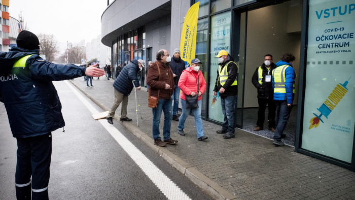 A következő két hétre lezárják Szlovákiát - íme a szabályok