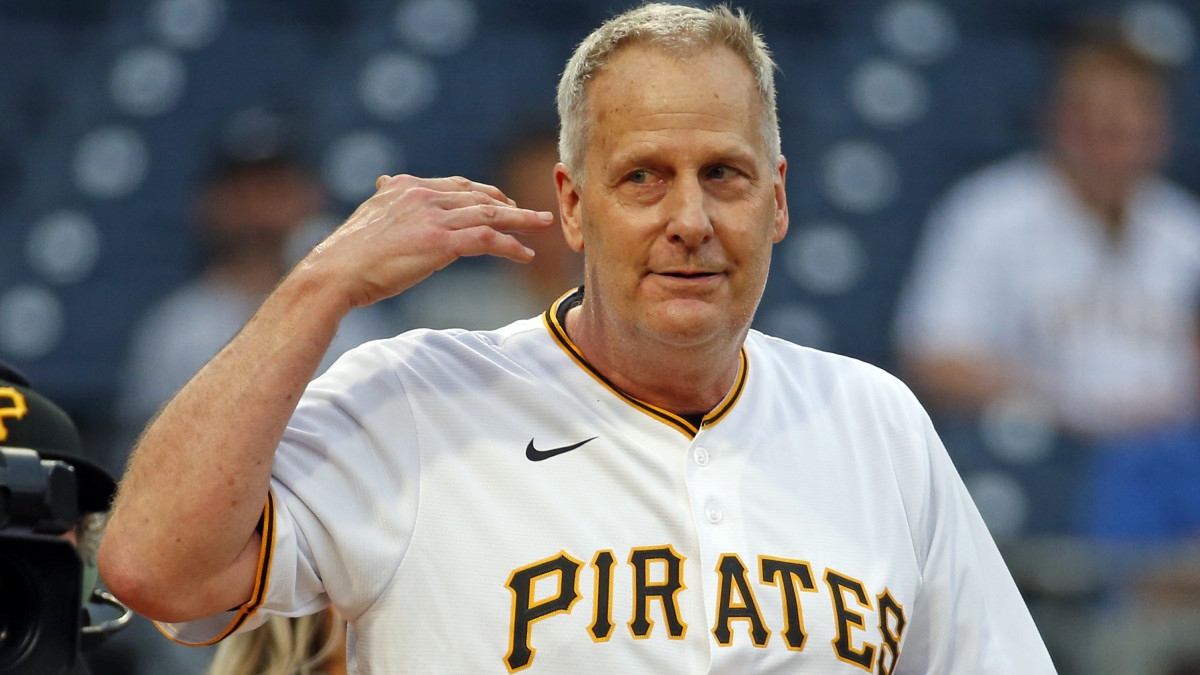 PITTSBURGH, PA - JUNE 08: Actor Jeff Daniels is seen before the game between the Pittsburgh Pirates and the Los Angeles Dodgers at PNC Park on June 8, 2021 in Pittsburgh, Pennsylvania.  (Photo by Justin K. Aller/Getty Images)