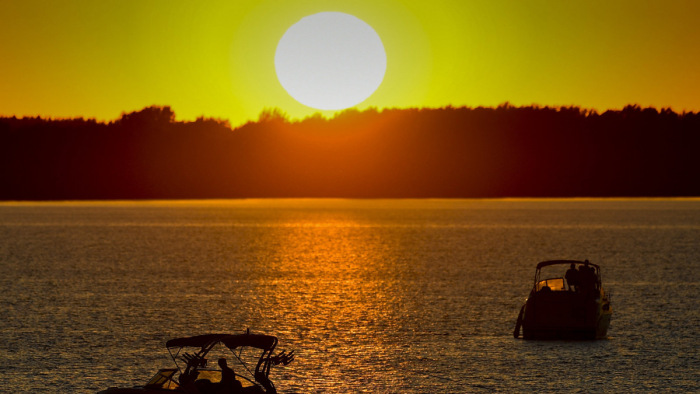 Lopások a Balatonnál, a vízirendőrség segítséget kér - videó