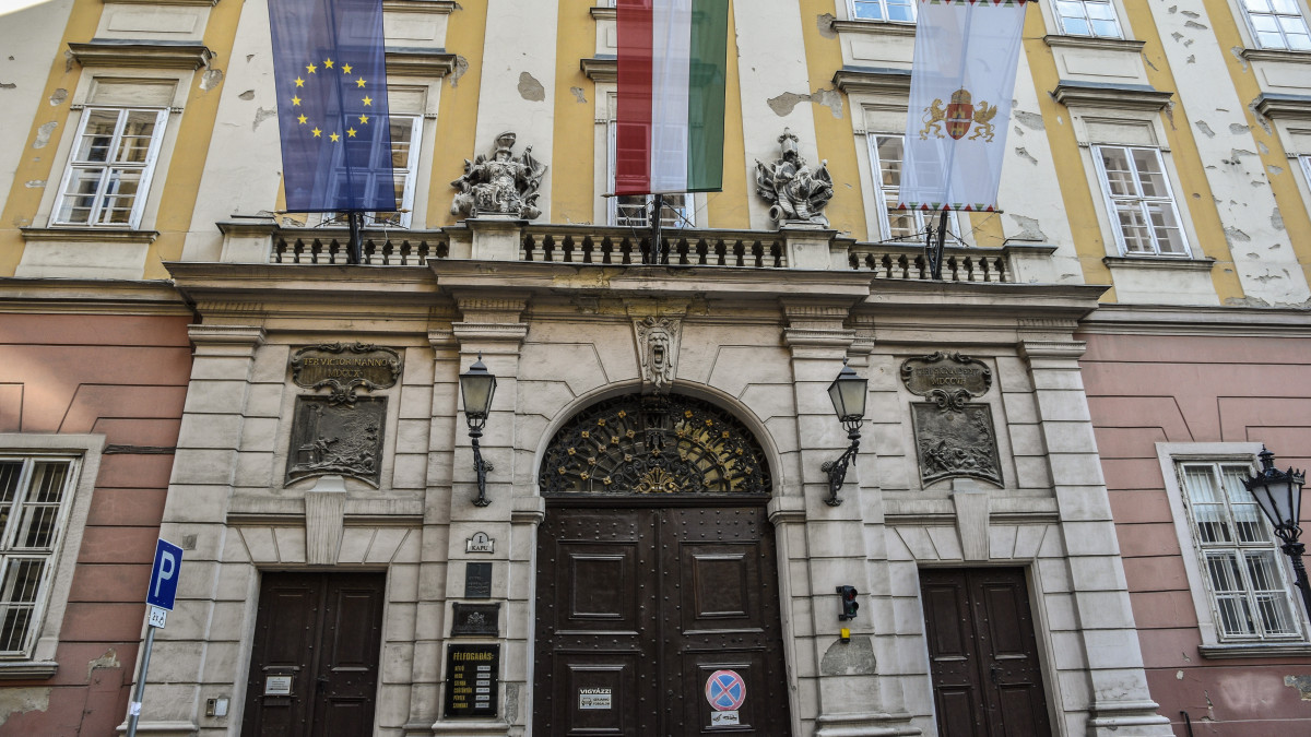 Budapest, 2021. november 6. Budapest Főváros Főpolgármesteri Hivatalának épülete az V. kerületi Városház utcában. Az egykori Invalidus-ház, más néven Károly-kaszárnya monumentális barokk polgári épülete 1716 és 1727 között épült Anton Erhard Martinelli tervei alapján. MTVA/Bizományosi: Róka László