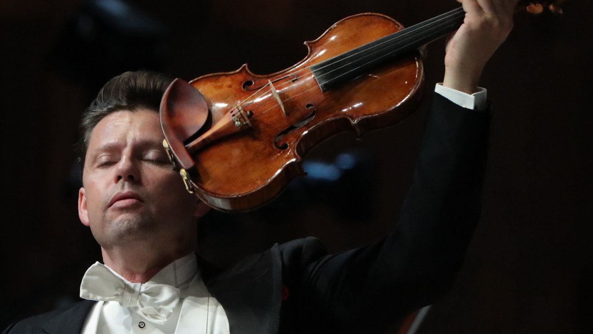 MOSCOW, RUSSIA - NOVEMBER 22, 2019: Lithuanian born Austrian violinist Julian Rachlin performs in a gala concert at the 15th Crescendo Music Festival in the Large Hall of Zaryadye Concert Hall. Sergei Karpukhin/TASS (Photo by Sergei Karpukhin\TASS via Getty Images)