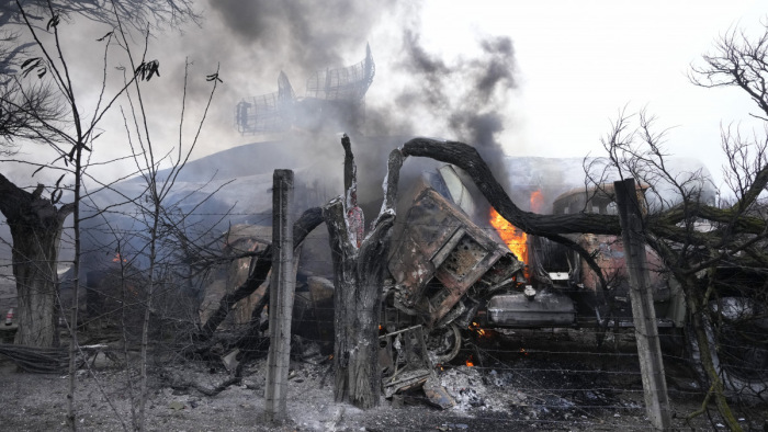 Oroszország: álhírek jönnek, sem tüzérségi, sem légicsapást nem mértünk Ukrajna városaira