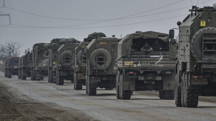 Nem állnak meg az oroszok - Ukrán információ: keletről indul az újabb orosz támadás