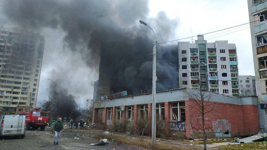 CHERNIHIV, UKRAINE Ă˘ MARCH 03: (----EDITORIAL USE ONLY Ă˘ MANDATORY CREDIT - STATE EMERGENCY SERVICE OF UKRAINE / HANDOUT - NO MARKETING NO ADVERTISING CAMPAIGNS - DISTRIBUTED AS A SERVICE TO CLIENTS----) Smoke rises from damaged civil settlements after Russian attacks in Chernihiv, Ukraine on March 03, 2022. (Photo by State Emergency Service of Ukraine/Handout/Anadolu Agency via Getty Images)