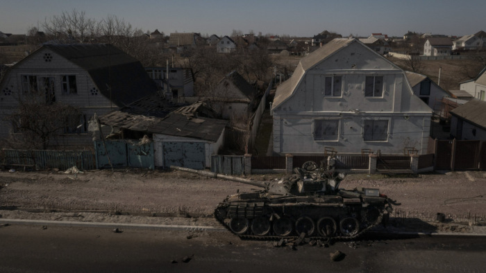 Orosz elvonulás zajlik Kijevnél? - videó