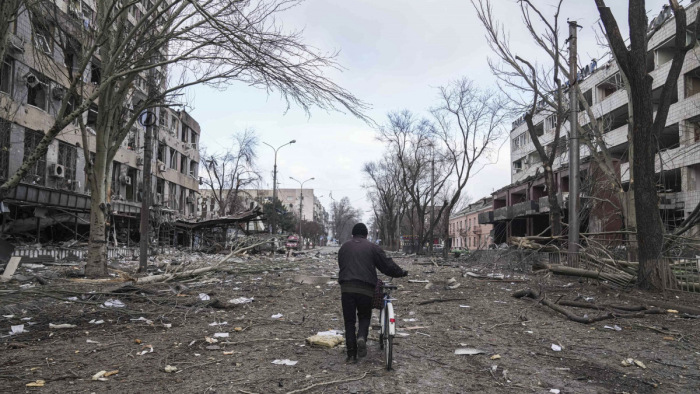 Érzékeny veszteség érhette az orosz hadsereget éjszaka Mariupolnál